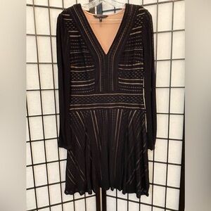 BCBG Maxazria Women’s Long sleeve Dress
Size: M